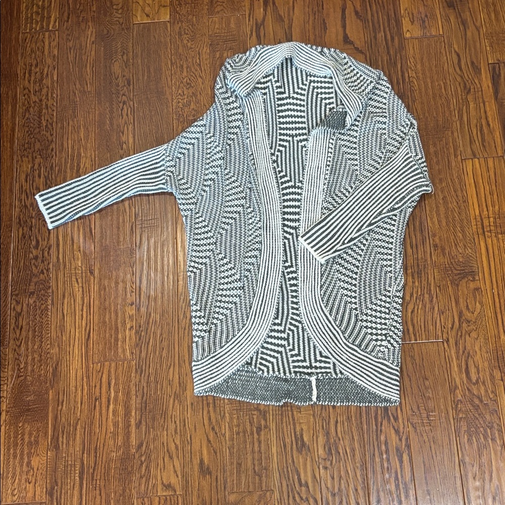 Grey and White Geometric Cardigan